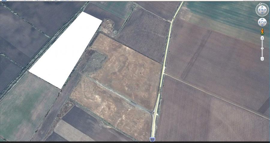Teren langa nodul de autostrada