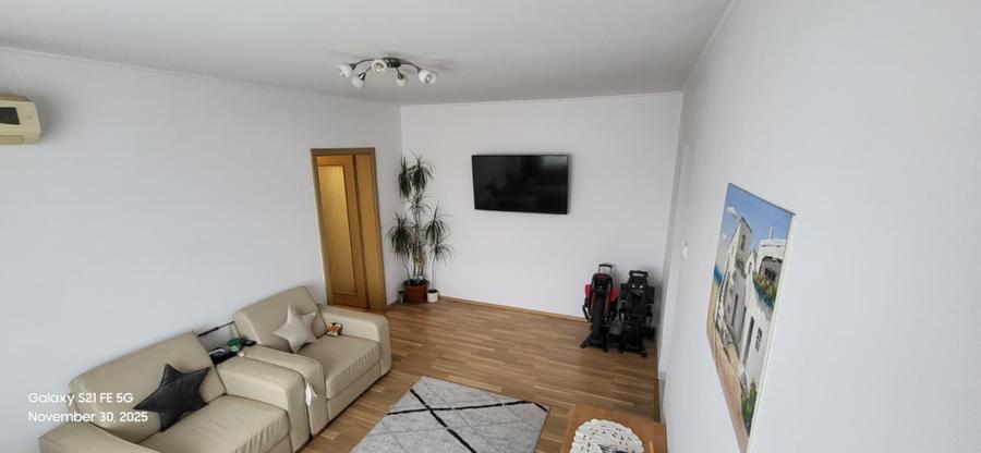 Apartament - 3 camere - semidecomandat - Iancului