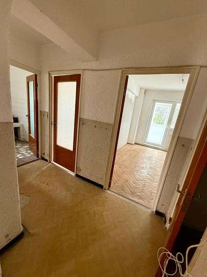 Apartament cu 3 camere, decomandat, Cetate, pret 79.000