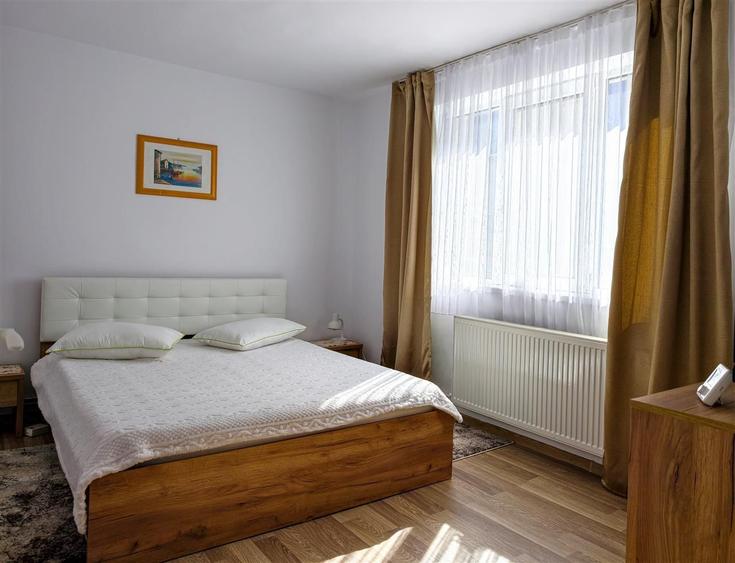 Casa de vanzare l 260 MP Utili l P + 2E l 560 MP Teren