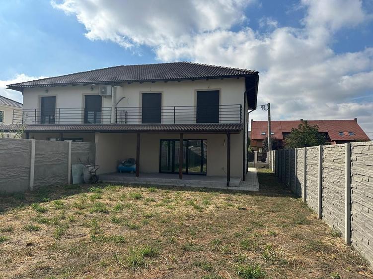 Duplex patru camere Dumbrăvița