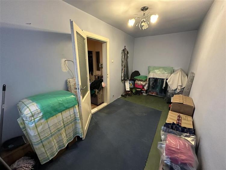 Apartament 2 camere semidecomandat, velenta
