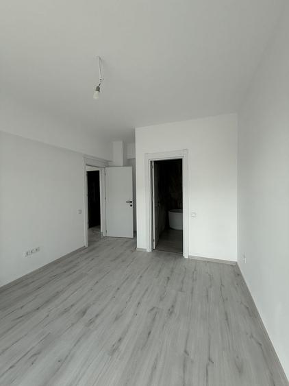 3 CAMERE/ MUTARE IMEDIATA / 7 MINUTE METROU N TECLU
