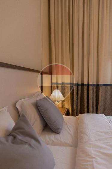 De vânzare apartament cu 3 camere, 2 băi, restaurat integral - Central
