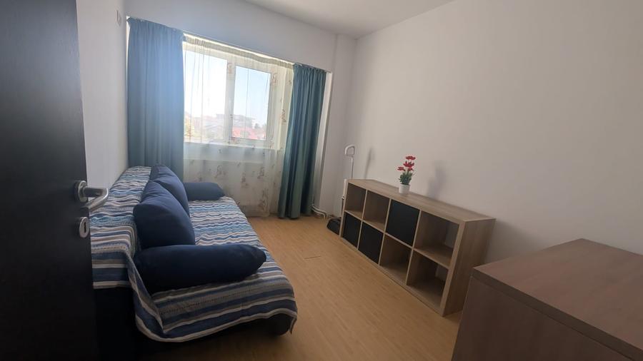 Apartament cu 3 camere de închiriat, zona Dacia