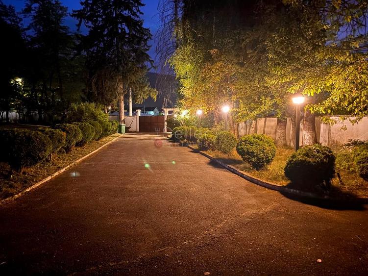 Casă spațioasă cu 2 corpuri și teren generos – zona Bunloc