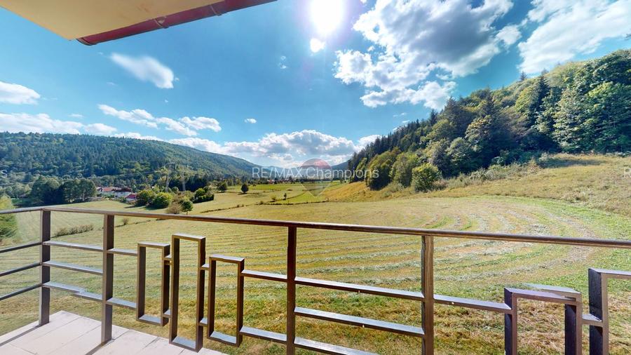 Pensiune în funcțiune | 10 camere | Teren 4.000 mp | Brădet – Săcele