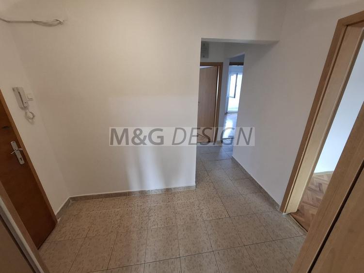 Aradului, 3 camere decomandat, 2 bai