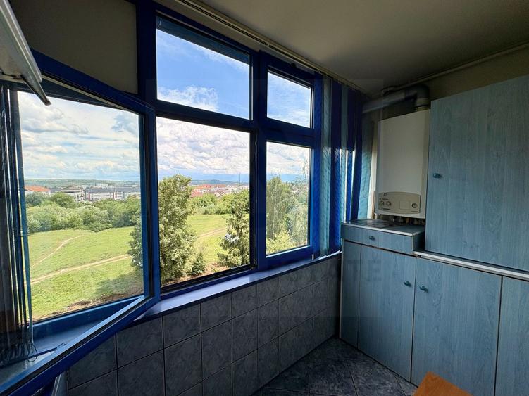 Apartament 2 camere decomandat cu balcon și pivniță în Vasile Aaron