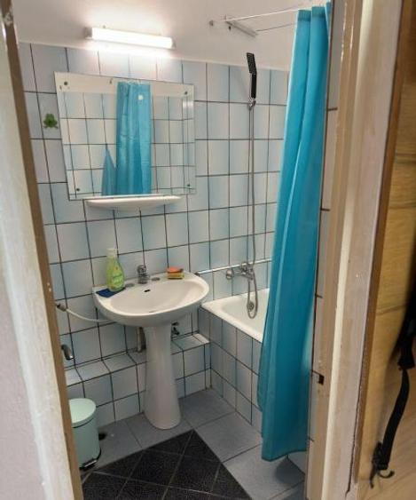 Calea Calarasilor, garsoniera, 7 min metrou Muncii, 42 mp, AC, bloc anvelopat