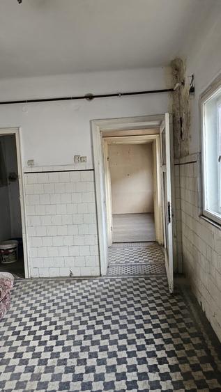 Casă cu potențial investițional – D+P+2+Pod | 270 mp construiți | Teren 210 mp |