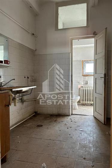 Spatiu pentru birouri240mp8 camere Zona Gai -Centura de Nord Arad