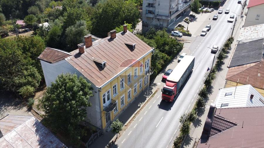 VÂNZARE - CLĂDIRE INTERBELICĂ, CENTRU SIRET