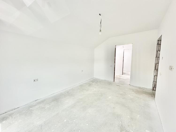 Duplex modern - 4 camere - 102 mp - Separat prin casa scarii - Mosnita