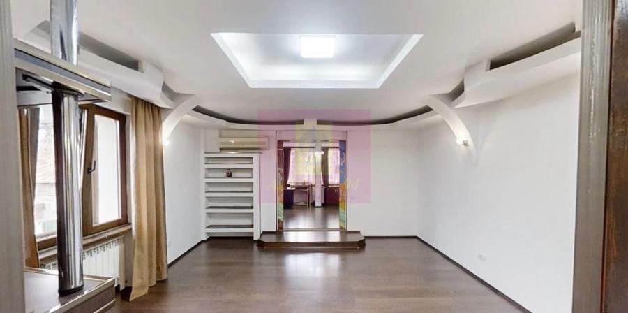 APARTAMENT PREMIUM | 200 MP | VILĂ MONUMENT ARHITECTURAL | CURTE |