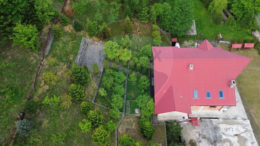 Ocazie!!! Hotel / Pensiune cu 20 camere de vânzare în zona Firiza