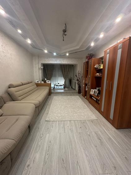 Apartament 2 camere, zona Buzaului.
