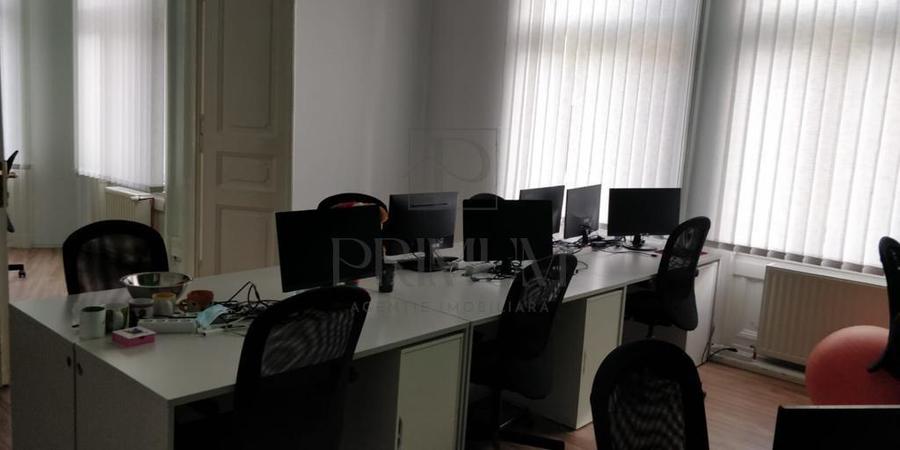 Spatiu pentru birouri -  ultracentral - zona excelenta - 220 mp - centrala propr
