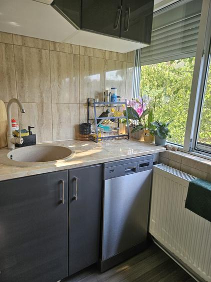 Apartament 3 camere, decomandat, de vânzare – Militari, zona Gorjului