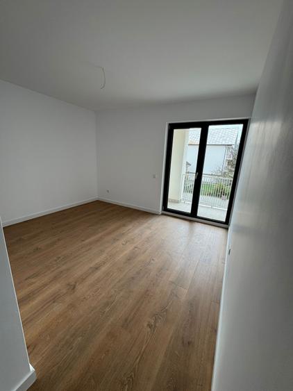 Apartament 3 camere , zona Calea Moldovei