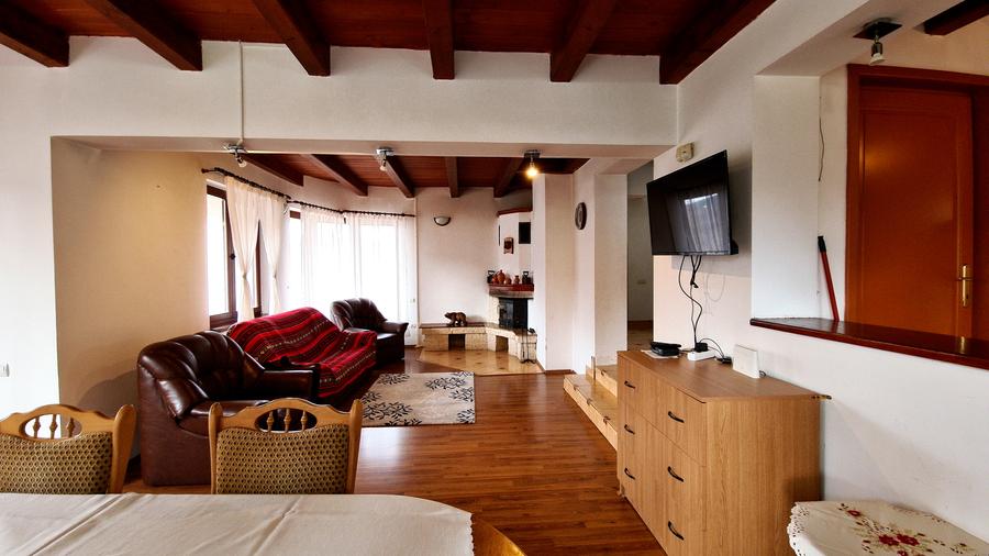 CASA VILA DE VIS PE VALEA DOBARLAULUI - JUD. COVASNA