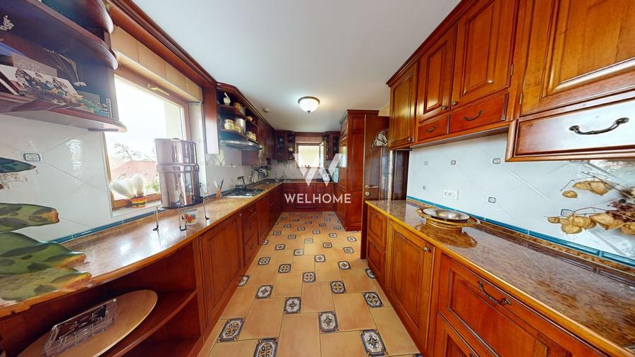 Casa individuala - 7 camere, 278 mp utili - Strand
