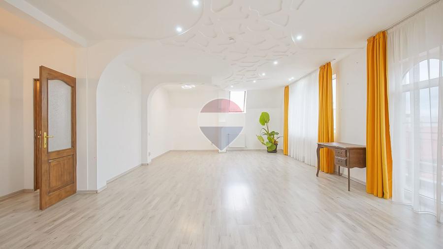 Vila DE INCHIRIAT - Zona BLUMANA