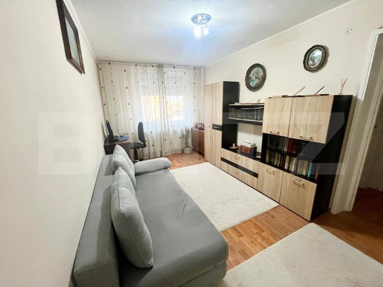 Apartament de vanzare zona - Velenta