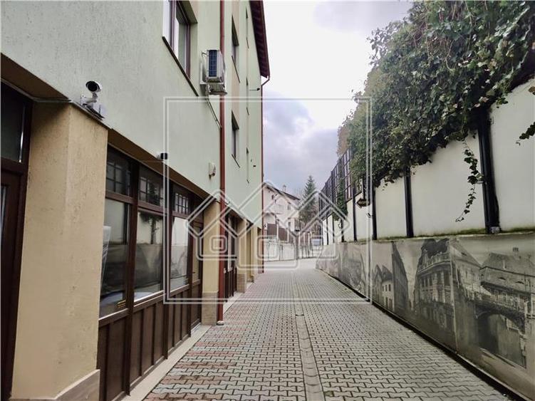 Apartement 2 camere, mobilat si utilat premium - reper Scoala de Inot