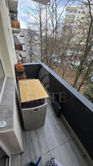Apartament 3 camere în zona PIATA ZORILOR