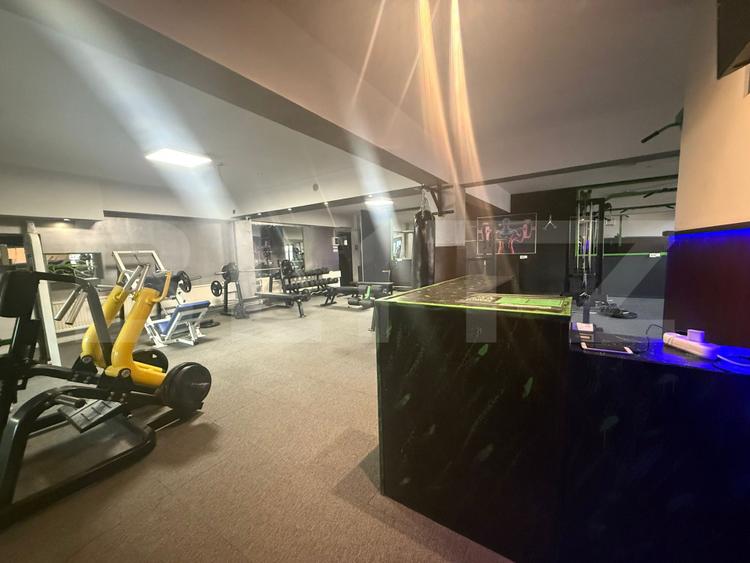 Se vinde complex comercial cu terasă + spații de cazare la etaj -Pucioasa