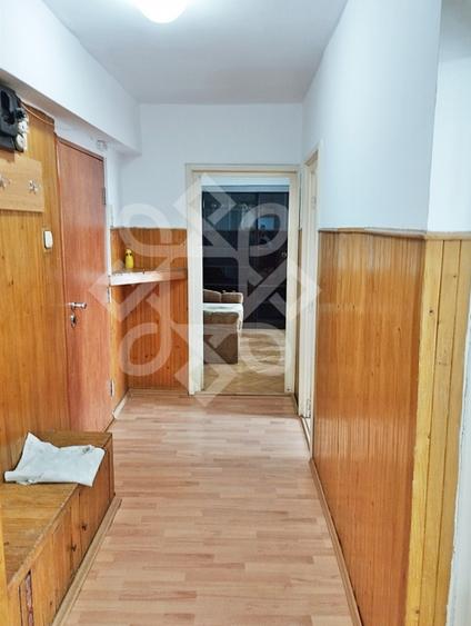 Apartament cu 2 camere, decomandat in zona Decebal Oradea