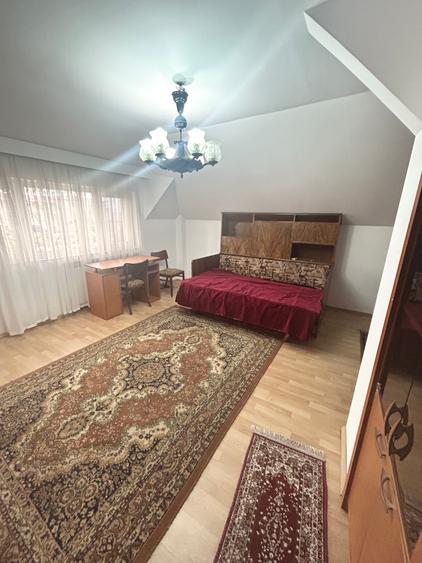 Pantelimon-Fundeni / Apartament 3 cam in vila / Loc de parcare-Curte