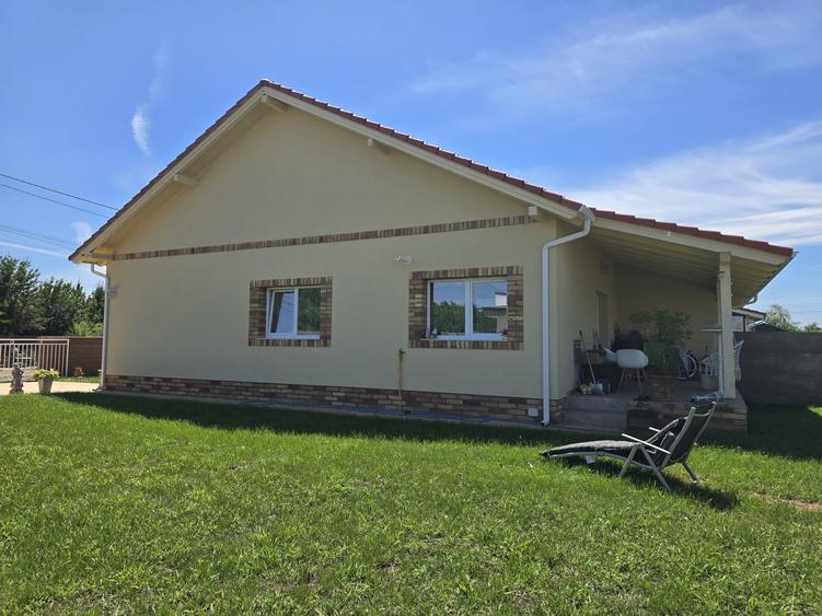 Duplex pe parter, mobilat și utilat complet, teren 300 mp – Bucovăț