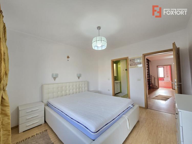 Duplex cu 5 camere de vanzare in localitatea Mosnita Noua