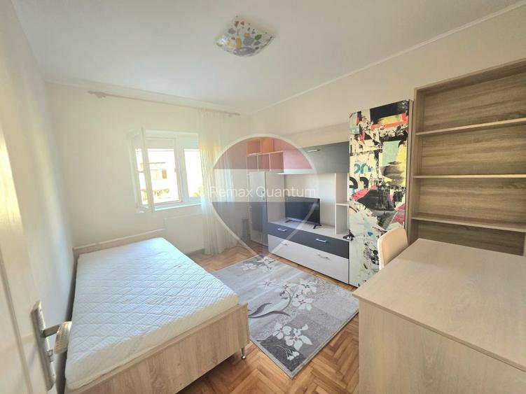 De închiriat apartament cu 3 camere Strada Aluminei Rogerius - 12