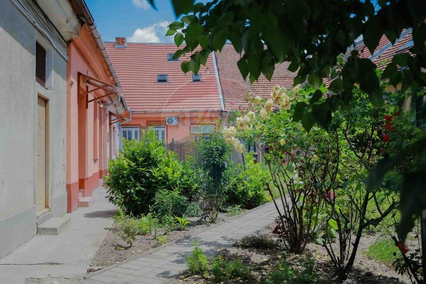 Apartament cu 3 camere de vânzare în zona Ultracentral