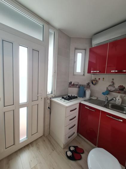 Vanzare apartament 3 camere dec in Galati, Sid-Vest, parter cu gradina