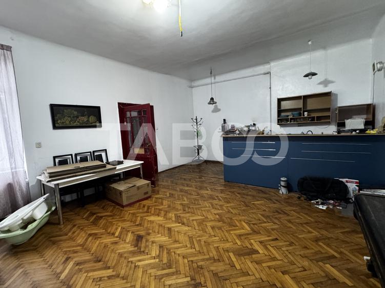 Apartament de vanzare cu 4 camere 2 bai 109 mp Centrul Istoric Sibiu
