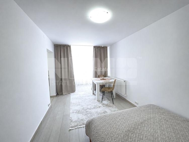 Garsonieră de Închiriat | Renovată Complet | Etaj 3 | Radauti - 2