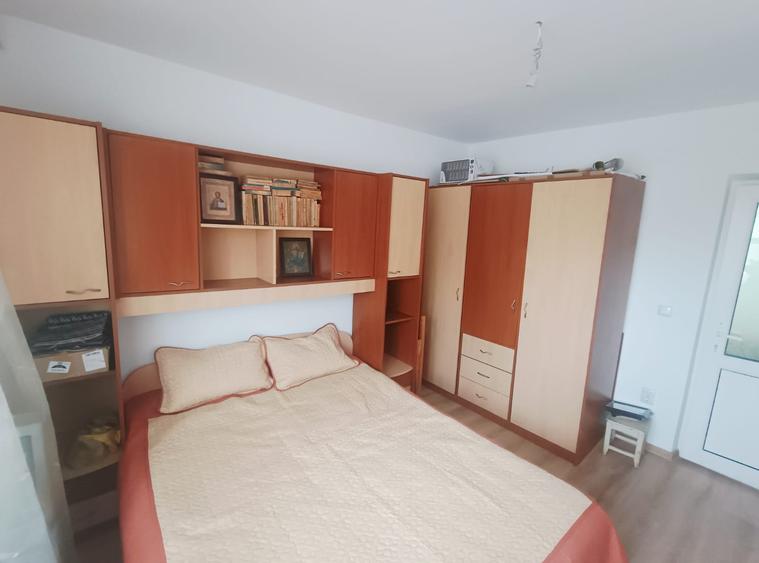 Apartament 4 camere zona Casa Cartii