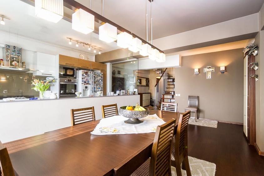 Duplex. 4 camere. Lux  Metrou Aparatorii Patriei.