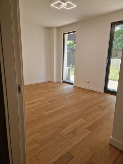 Piata Unirii Apart nou finisaje lux 131 mp plus curte 200 mp garaj