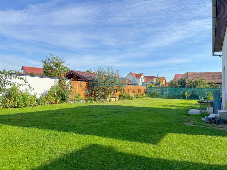 Apartament la casa 4 camere | 110 mp | 2 parcari in curte | Someseni