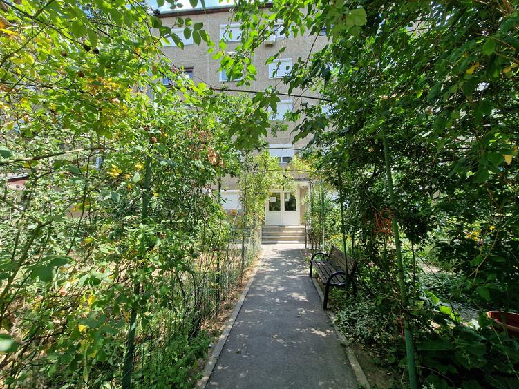 Apartament cu 3 camere decomandat, tip V, Rogerius – zona Călugăreni