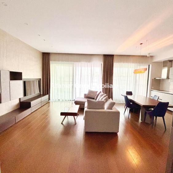 Apartament cu vedere panoramică spre lacul Floreasca si Herastrau