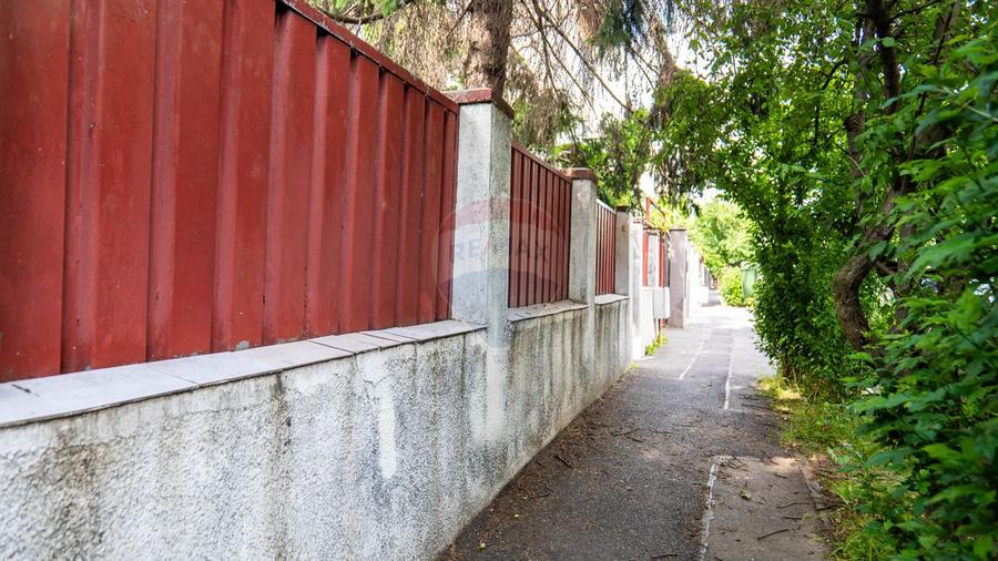 Casă individuală de vanzare + teren intravilan 539 mp - Parc Bazilescu