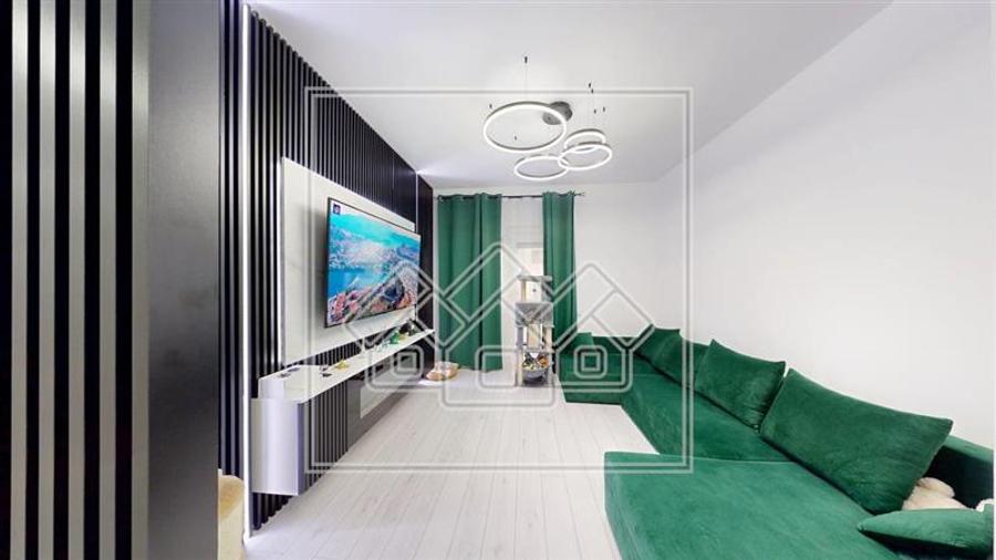 Ap cu 3 camere, balcon, 2 locuri de parcare, mobilat modern