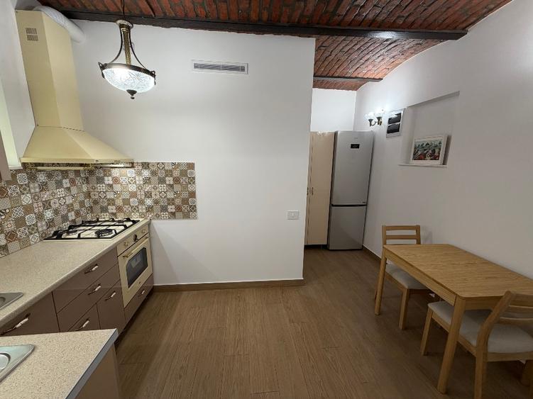 Piața Victoriei, direct proprietar, renovata premium, 5 camere, prima închiriere