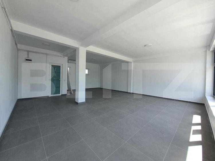 Spatiu comercial, 5 parcari, 100mp utili